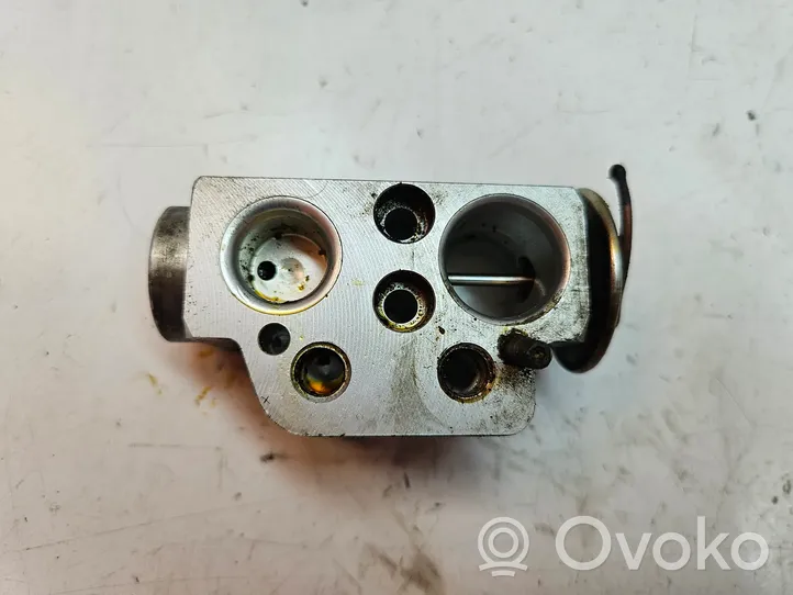 Volkswagen Multivan T5 Air conditioning (A/C) expansion valve 7H0820712A