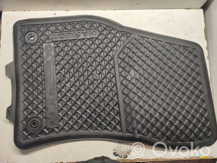 Volkswagen Touran III Tapis de sol avant 5QB061502