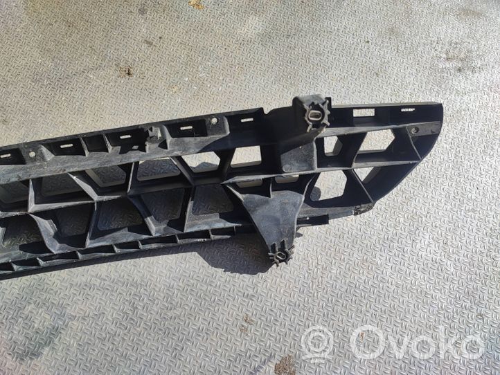 Volkswagen Transporter - Caravelle T5 Grille calandre supérieure de pare-chocs avant 7E0807699