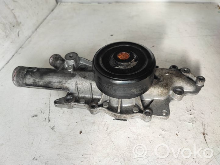 Mercedes-Benz Sprinter W906 Pompe de circulation d'eau 02052815