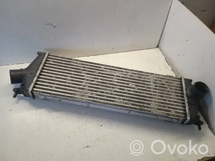 Opel Vivaro Chłodnica powietrza doładowującego / Intercooler 8200411160C