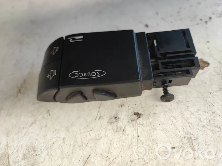 Opel Vivaro Multifunctional control switch/knob 8200009040