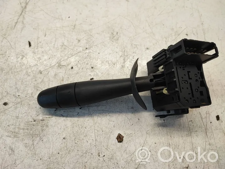 Opel Vivaro Wiper control stalk 8200070265