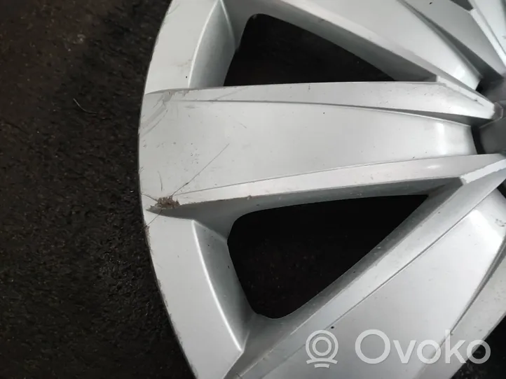 Volkswagen Transporter - Caravelle T6 R16 wheel hub/cap/trim 7E0601147