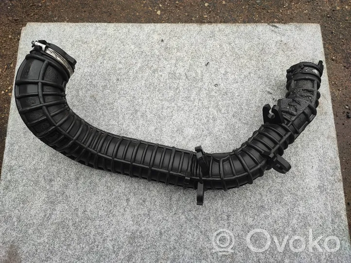 Renault Trafic II (X83) Tube d'admission de tuyau de refroidisseur intermédiaire 8200607744