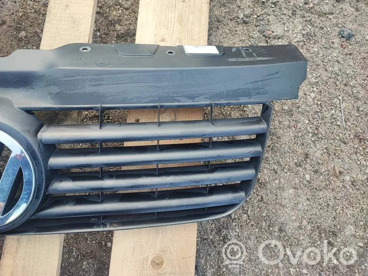 Volkswagen Transporter - Caravelle T5 Maskownica / Grill / Atrapa górna chłodnicy 7H0807101