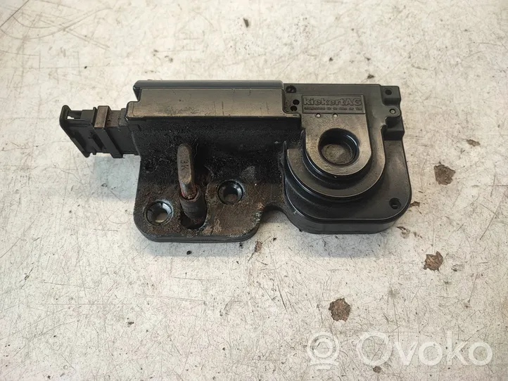 Volkswagen Multivan T5 Blocco/chiusura/serratura del portellone posteriore/bagagliaio 7L0827511