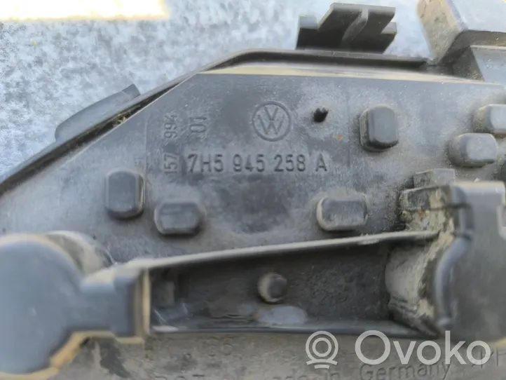 Volkswagen Transporter - Caravelle T5 Porte ampoule de feu arrière 7H5945258A