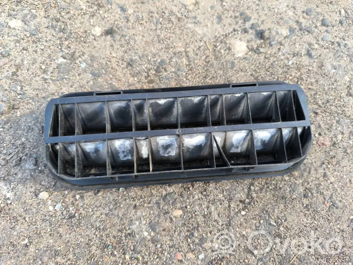 Volkswagen Transporter - Caravelle T5 Quarter panel pressure vent 7H0819181