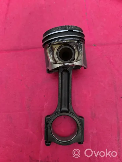 Opel Vivaro Piston avec bielle 10653