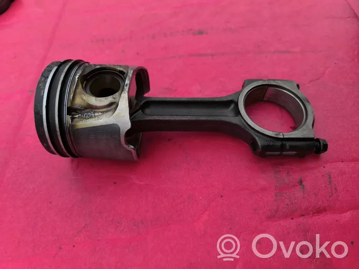 Opel Vivaro Piston avec bielle 10653