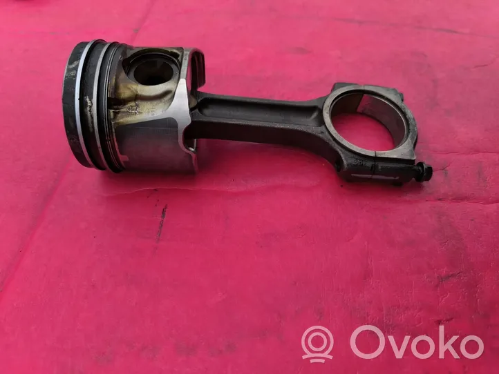 Opel Vivaro Piston avec bielle 10653