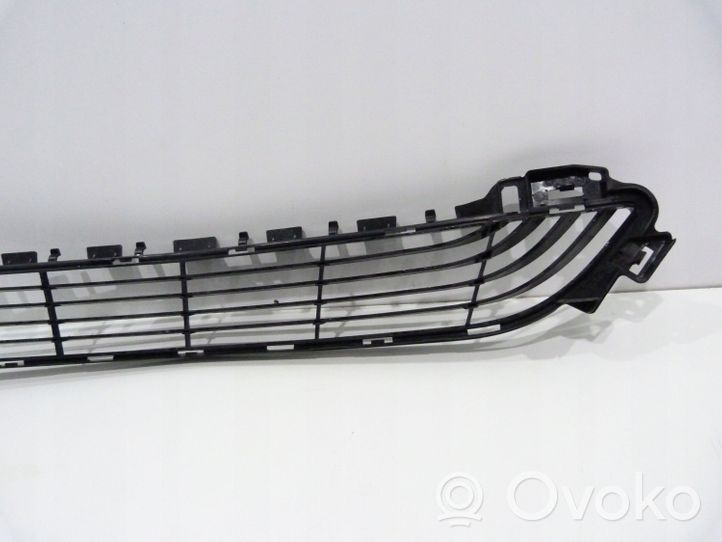 Mercedes-Benz C W205 Grille inférieure de pare-chocs avant A2058852023