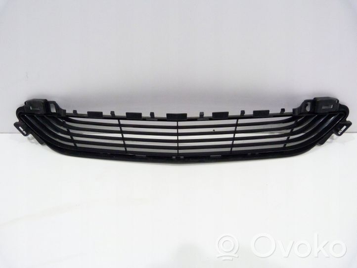 Mercedes-Benz C W205 Grille inférieure de pare-chocs avant A2058852023