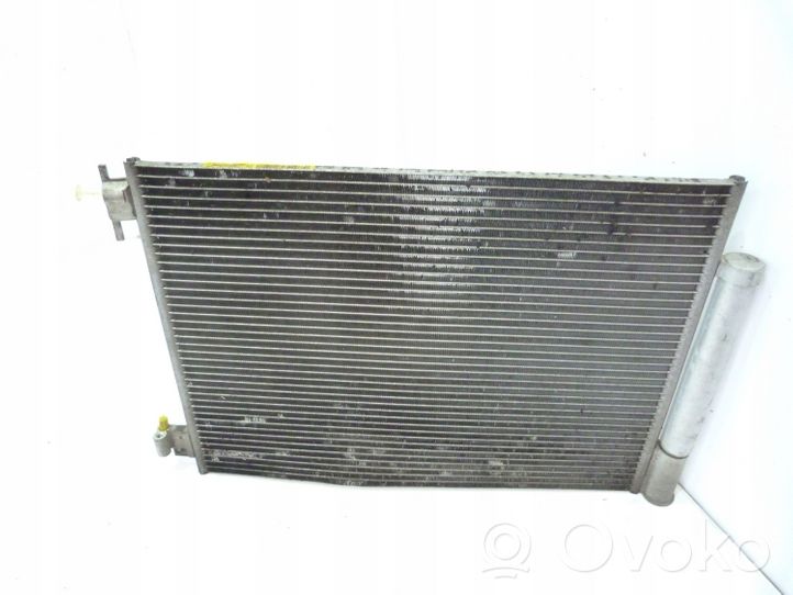 Renault Twingo III Radiateur condenseur de climatisation 921001697R