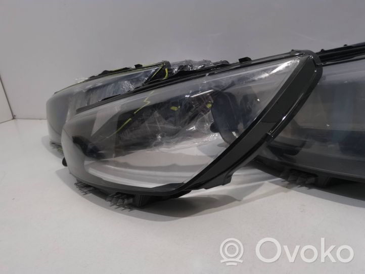 Peugeot 208 Klosze lamp przednich L90428980