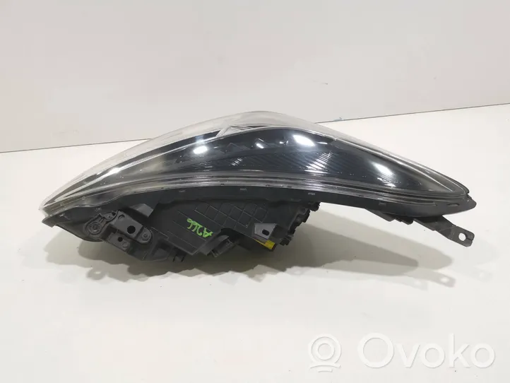 Hyundai i40 Lampa przednia 92102-3ZXXX