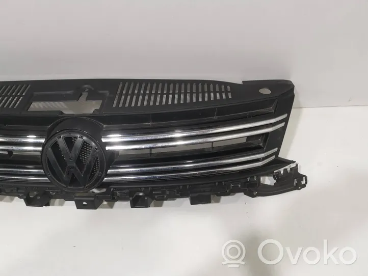 Volkswagen Tiguan Etupuskurin ylempi jäähdytinsäleikkö 5n0853653e