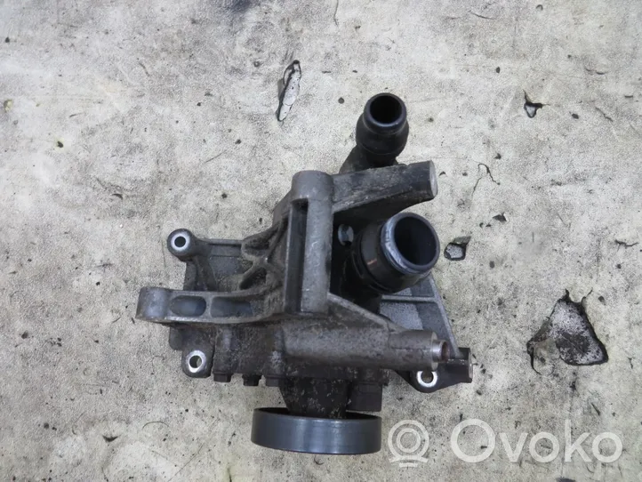 Toyota Avensis T270 Pompe de circulation d'eau 727091