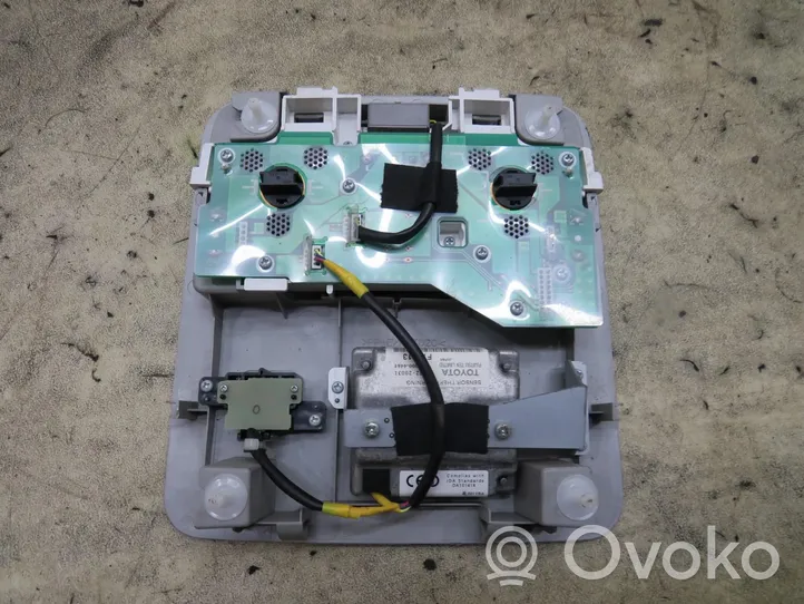 Toyota Avensis T270 Panel oświetlenia wnętrza kabiny 