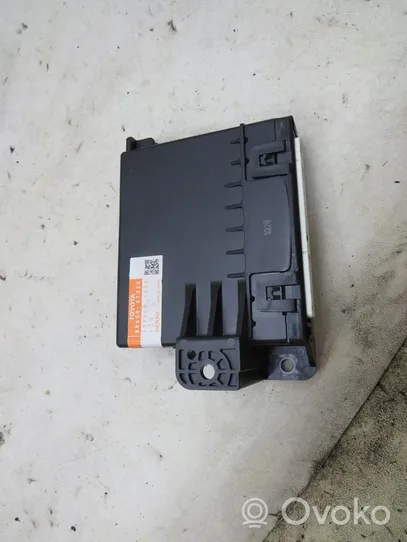 Toyota Prius (XW30) Air conditioner control unit module 8865047320