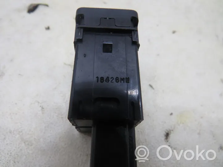 Nissan X-Trail T32 Central locking switch button 16426MN