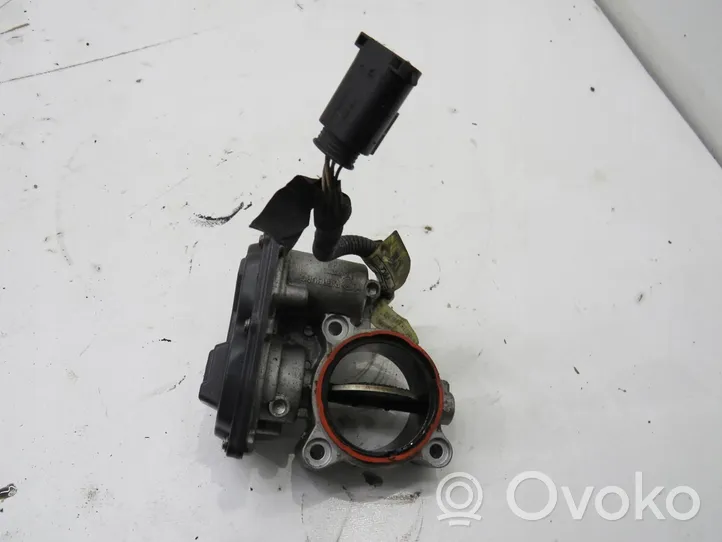 Toyota Avensis T270 Throttle valve 3465672