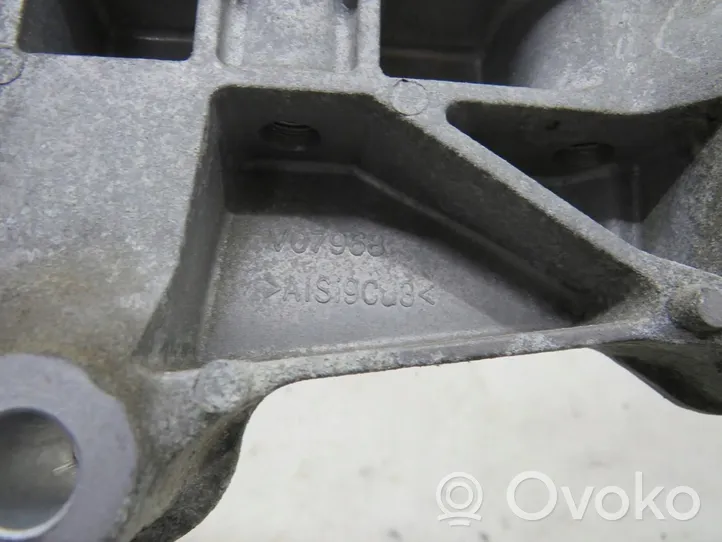 Opel Insignia B Supporto di montaggio del motore (usato) 84221477