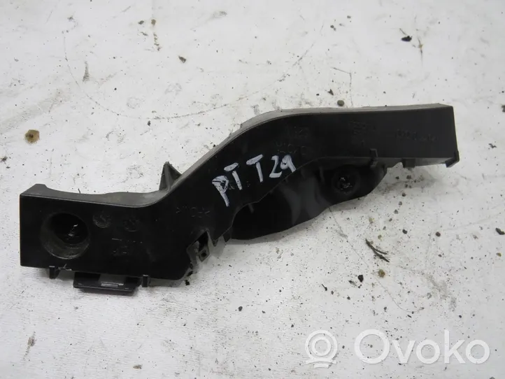 Toyota Avensis T270 Support de pare-chocs arrière 