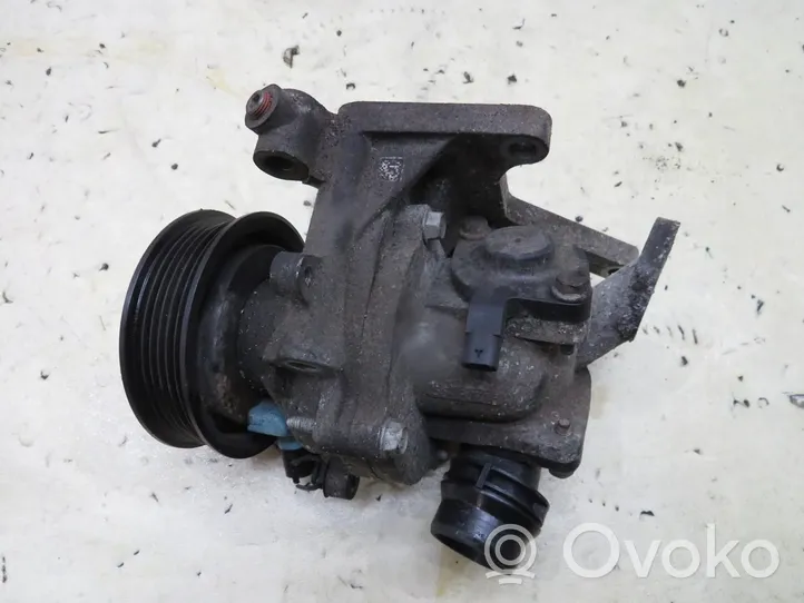 Opel Zafira C Water pump 55490715