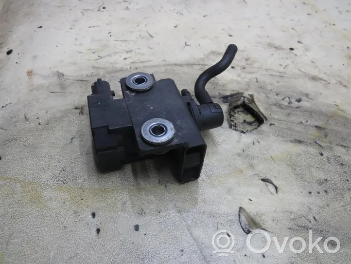 Opel Zafira C Valve vacuum 55576356