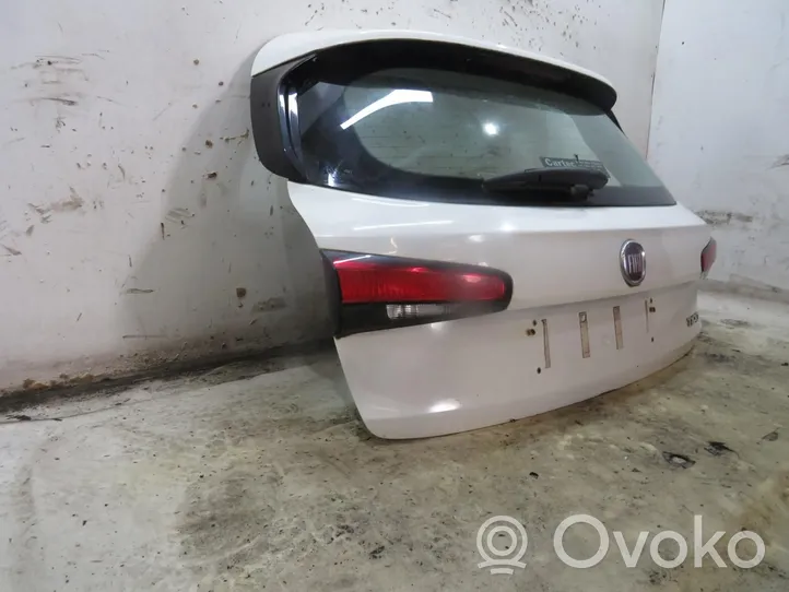 Fiat Tipo Tylna klapa bagażnika 