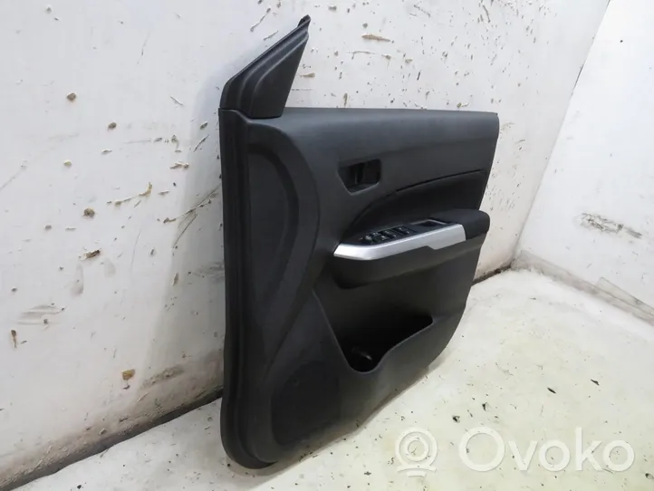 Suzuki Vitara (LY) Rivestimento del pannello della portiera anteriore 