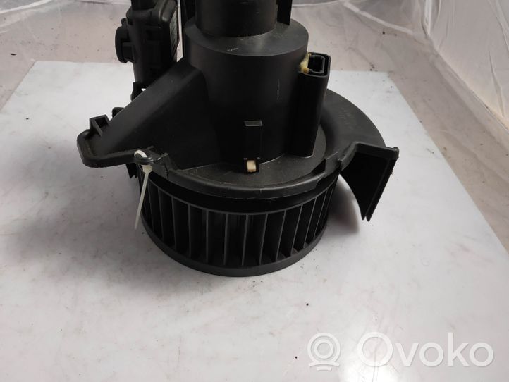 Opel Astra G Pečiuko ventiliatorius/ putikas 04322