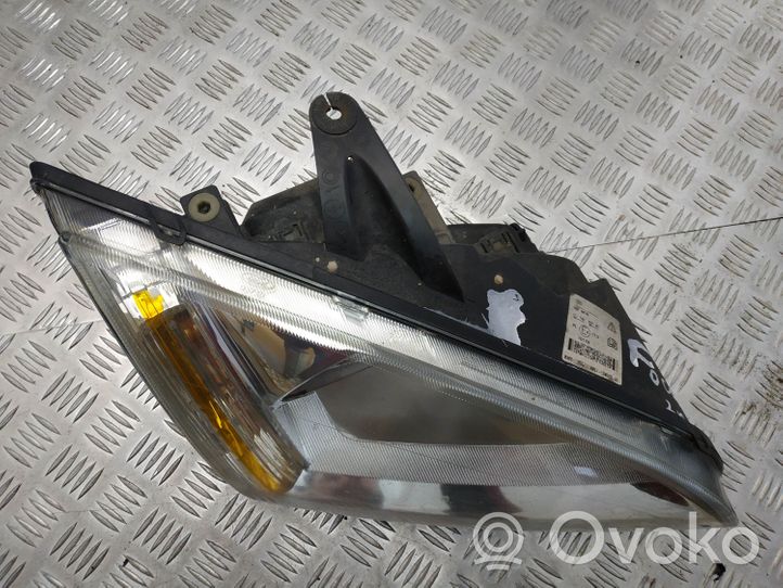 Ford Focus Lampa przednia 4M5113W029AC