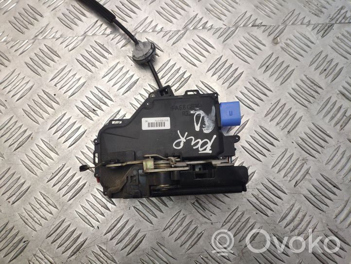 Volkswagen Touran I Rear door lock 7L0839016