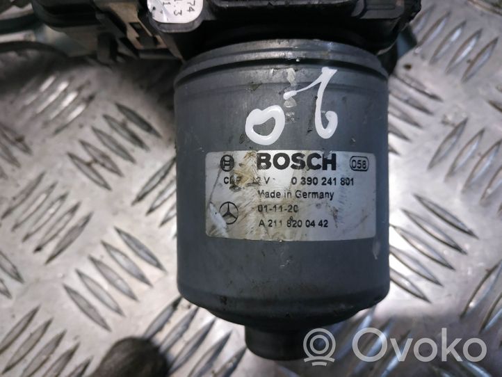 Mercedes-Benz E W211 Motor y varillaje del limpiaparabrisas delantero A2118200442