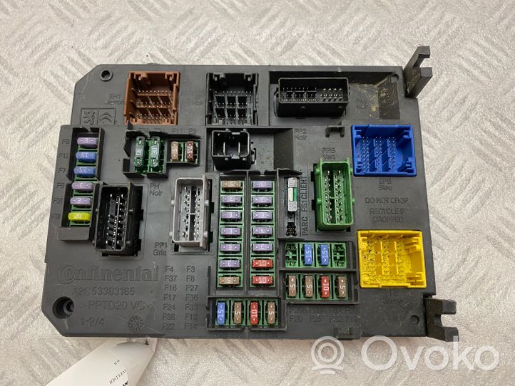 Peugeot 508 Module de fusibles 9664992380