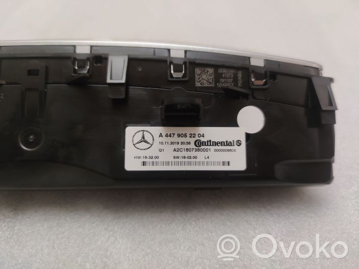 Mercedes-Benz V Class W447 Panel klimatyzacji A4479052204