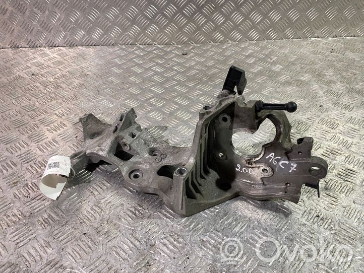 Audi A6 S6 C7 4G Support de générateur / alternateur 04L903143B