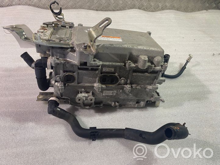 Toyota RAV 4 (XA40) Convertisseur / inversion de tension inverseur G92A042030