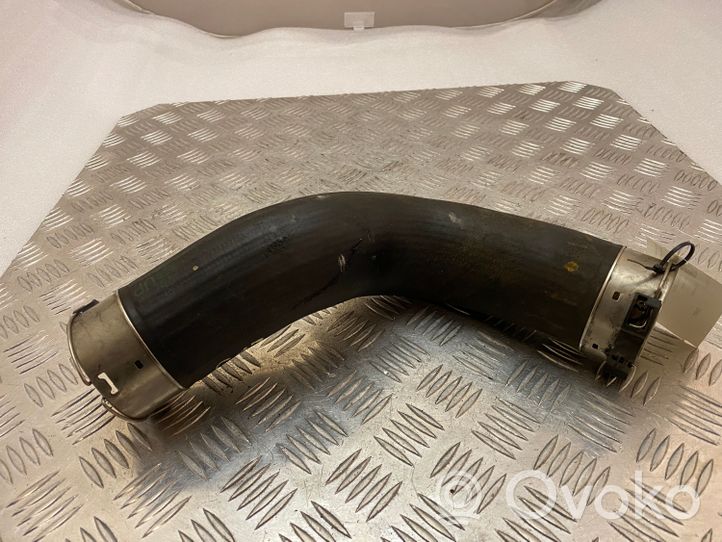 BMW 7 G11 G12 Tube d'admission de tuyau de refroidisseur intermédiaire 657102501