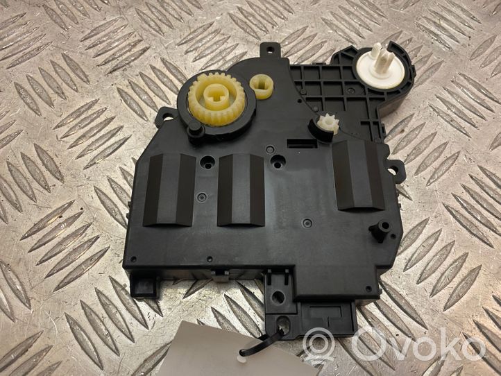 Toyota RAV 4 (XA50) Motor/activador trampilla de calefacción 0638009004