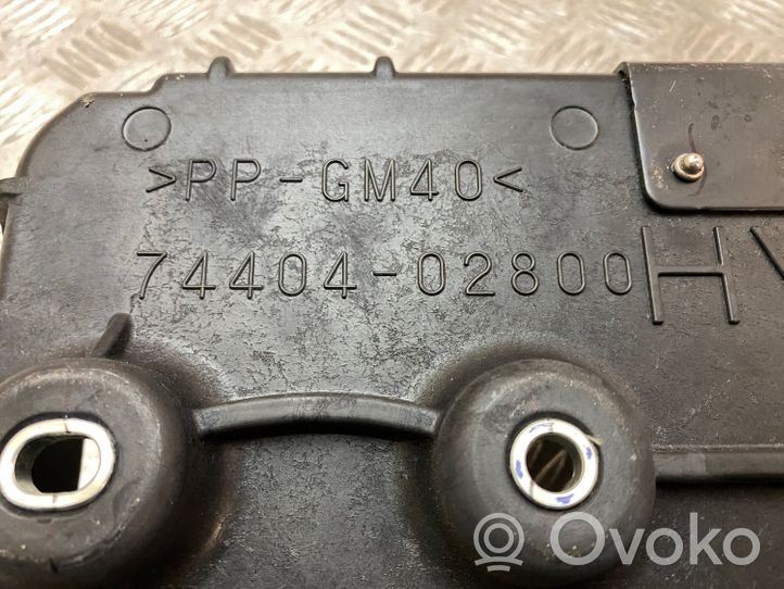 Toyota C-HR Boîte de batterie 7440402800