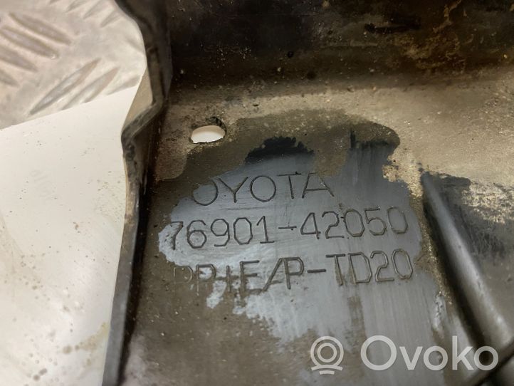 Toyota RAV 4 (XA50) Kynnyksen/sivuhelman lista 7690142050