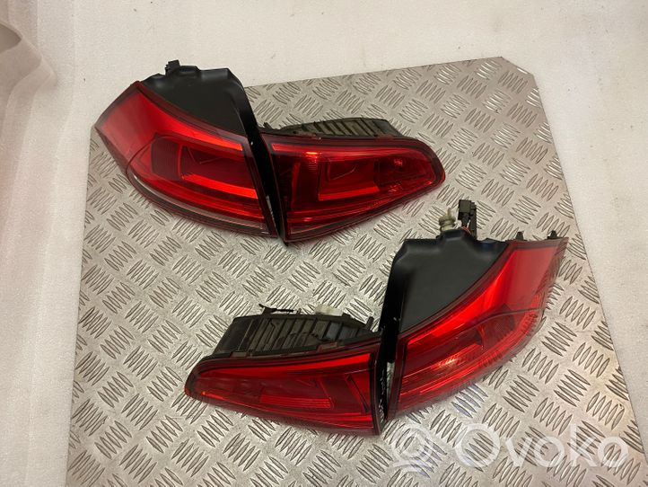 Volkswagen Golf VII Lampy tylne / Komplet 5G0945095M