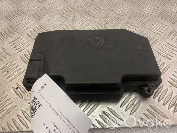 Mercedes-Benz S W222 Fuse box cover A2225400182