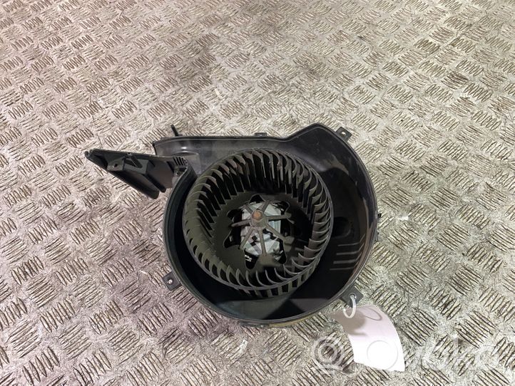 Opel Vectra C Moteur de ventilateur porte avant 0007188H