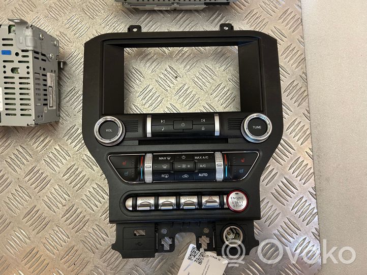 Ford Mustang VI Radio/CD/DVD/GPS-pääyksikkö KR3T14G370CGC