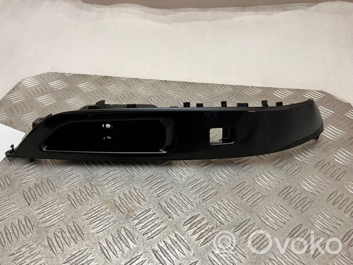 Hyundai Tucson IV NX4 Rivestimento pulsantiera finestrino della portiera anteriore 82302N7050